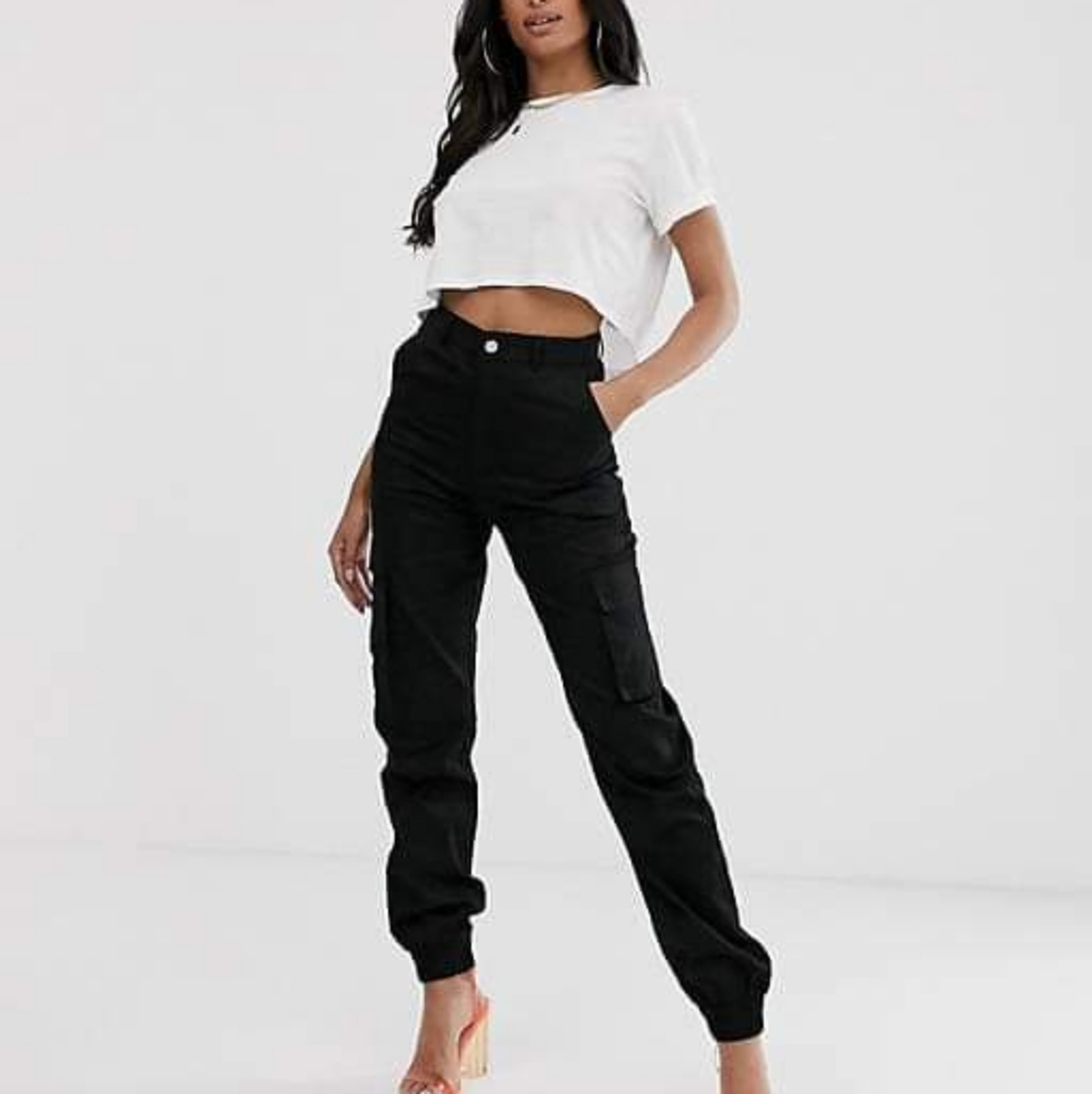 NWT brand new with tags Missguided black cargo pants size 4US